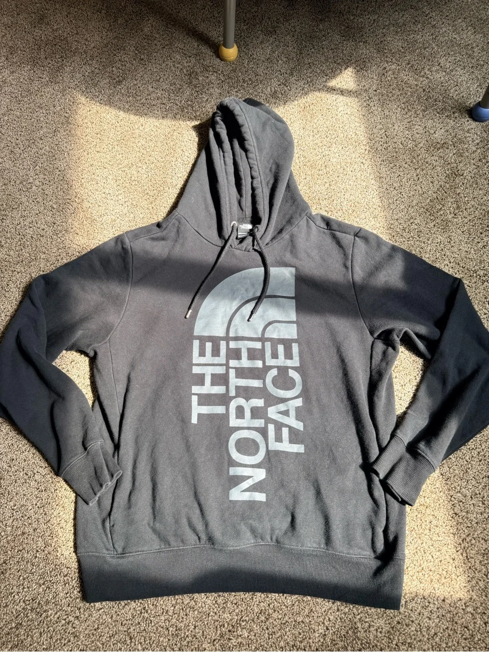 The NORTH FACE Trivert Pullover Hoodie Men’s in charcoal grey
